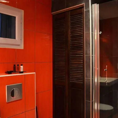 Gascogne, Confortable- Centre-ville- 5 Min De La - Wifi Apartment *